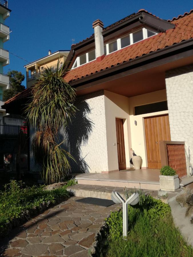 Fonte Nuova Penne Bed & Breakfast Bagian luar foto